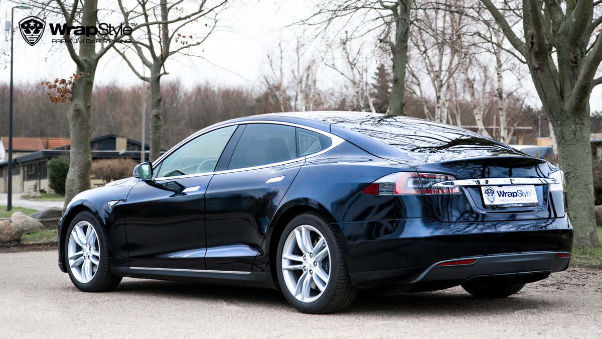Tesla Model S - Black Gloss wrap - cover