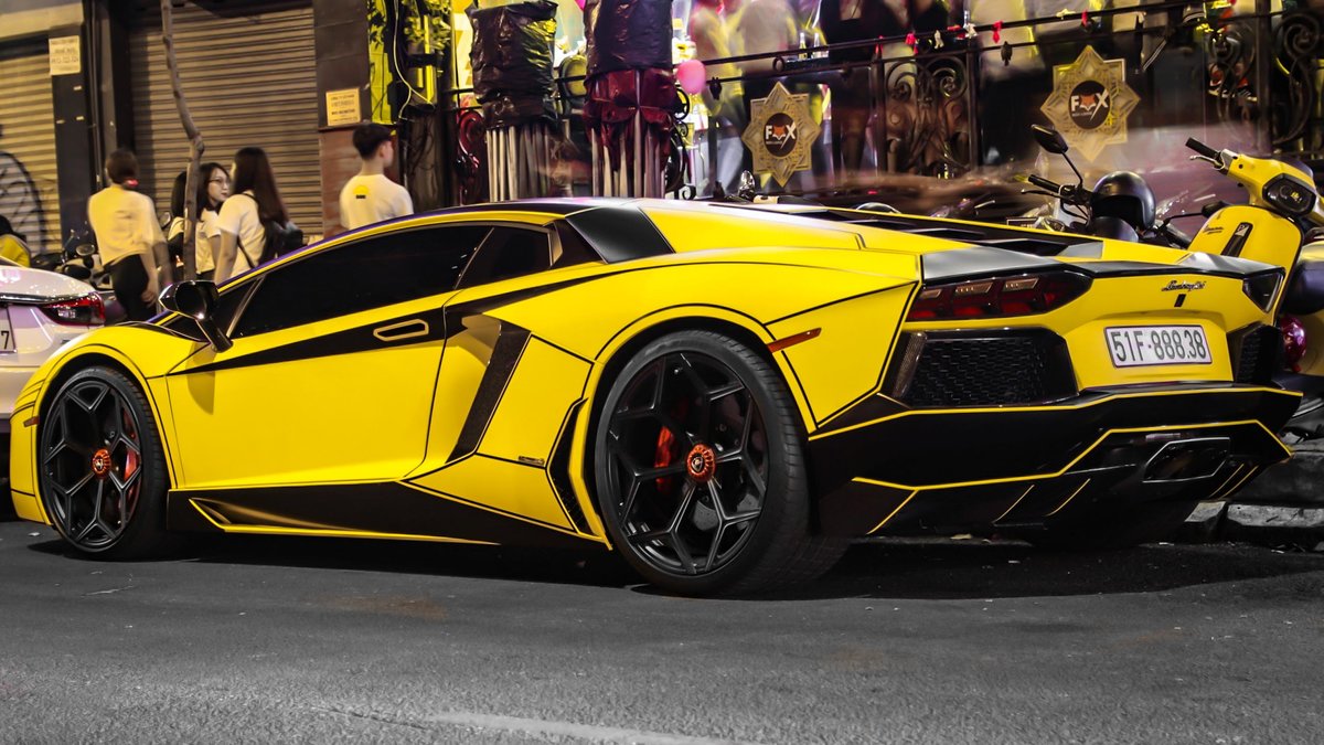 Lamborghini Aventador Yellow Matt Wrap Wrapstyle