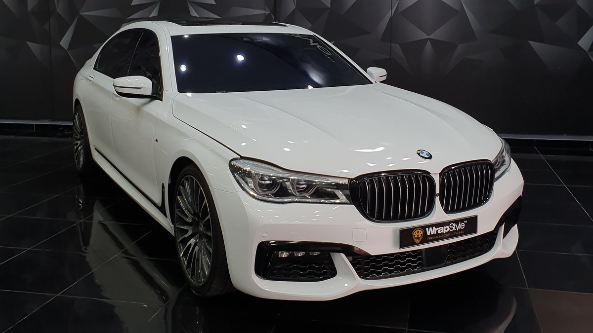 BMW 5 Sedan - White Gloss wrap - cover
