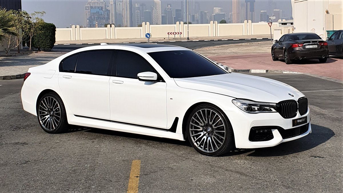 BMW 5 Sedan - White Gloss wrap - img 1