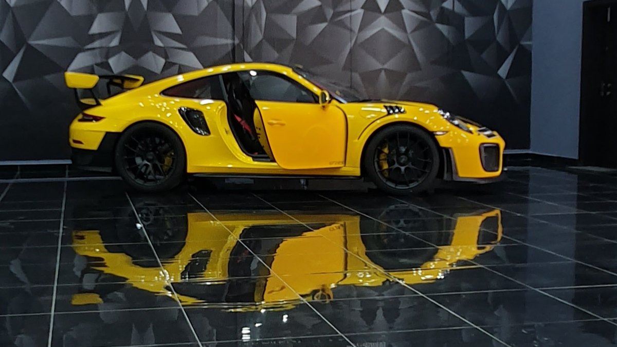 Porsche 911 GT2 RS - Stripes design - img 1