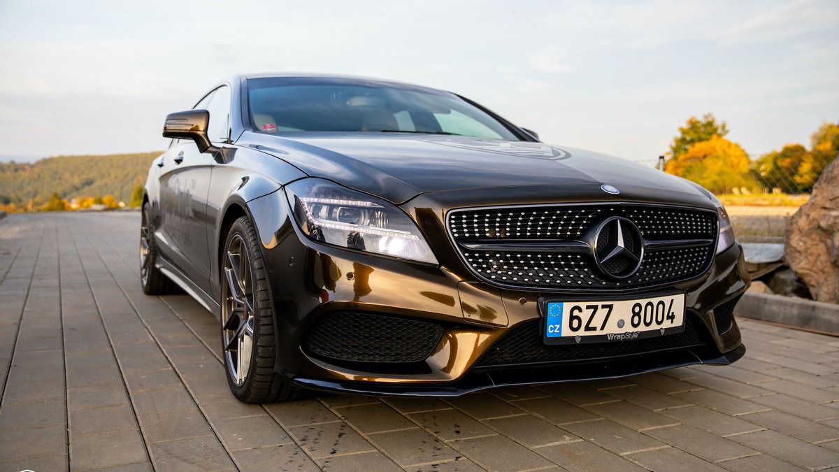 Mertcedes-Benz CLS - Midnight Gold - cover