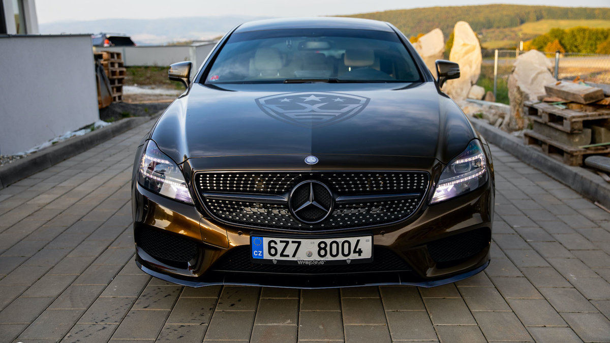 Mertcedes-Benz CLS - Midnight Gold - img 2