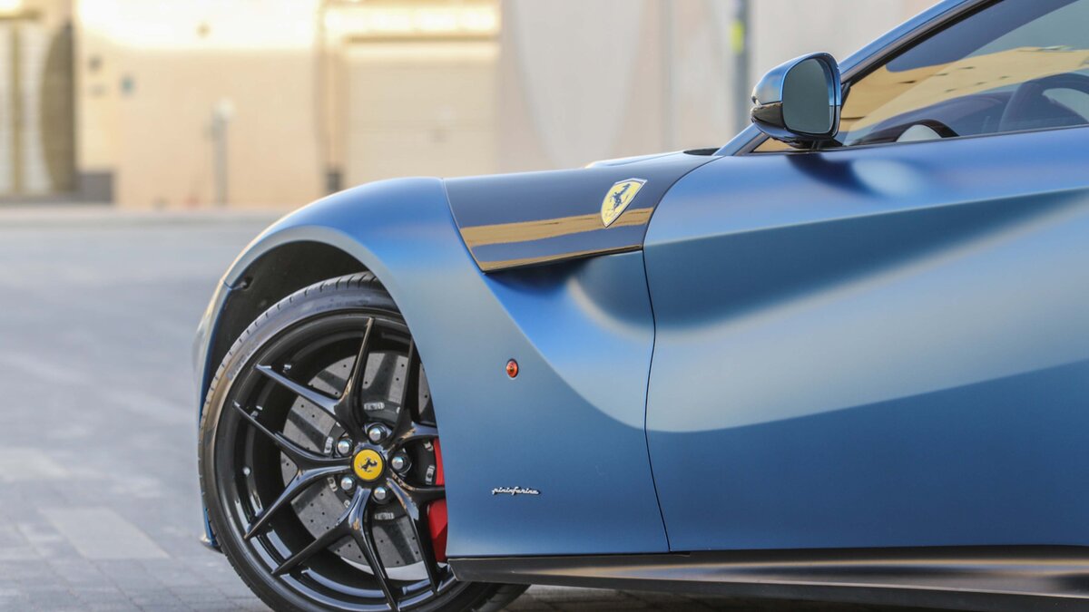 Ferrari F12 Berlinetta - Blue Matte Wrap - img 2