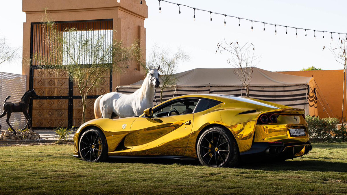 Ferrari 812 Superfast - Gold Chrome Wrap - img 1