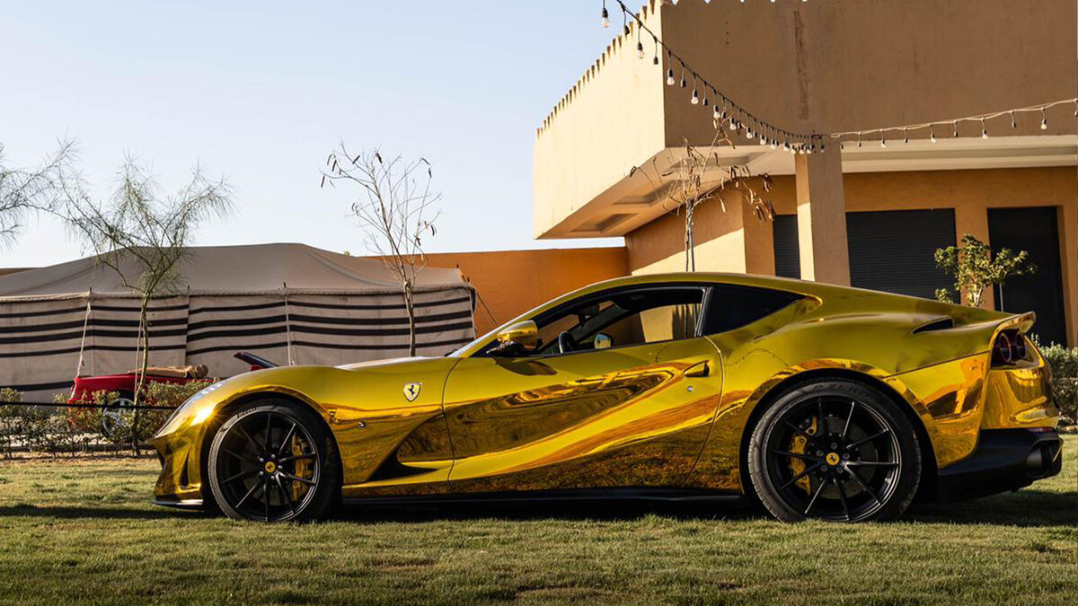 Ferrari 812 Superfast - Gold Chrome Wrap - img 3