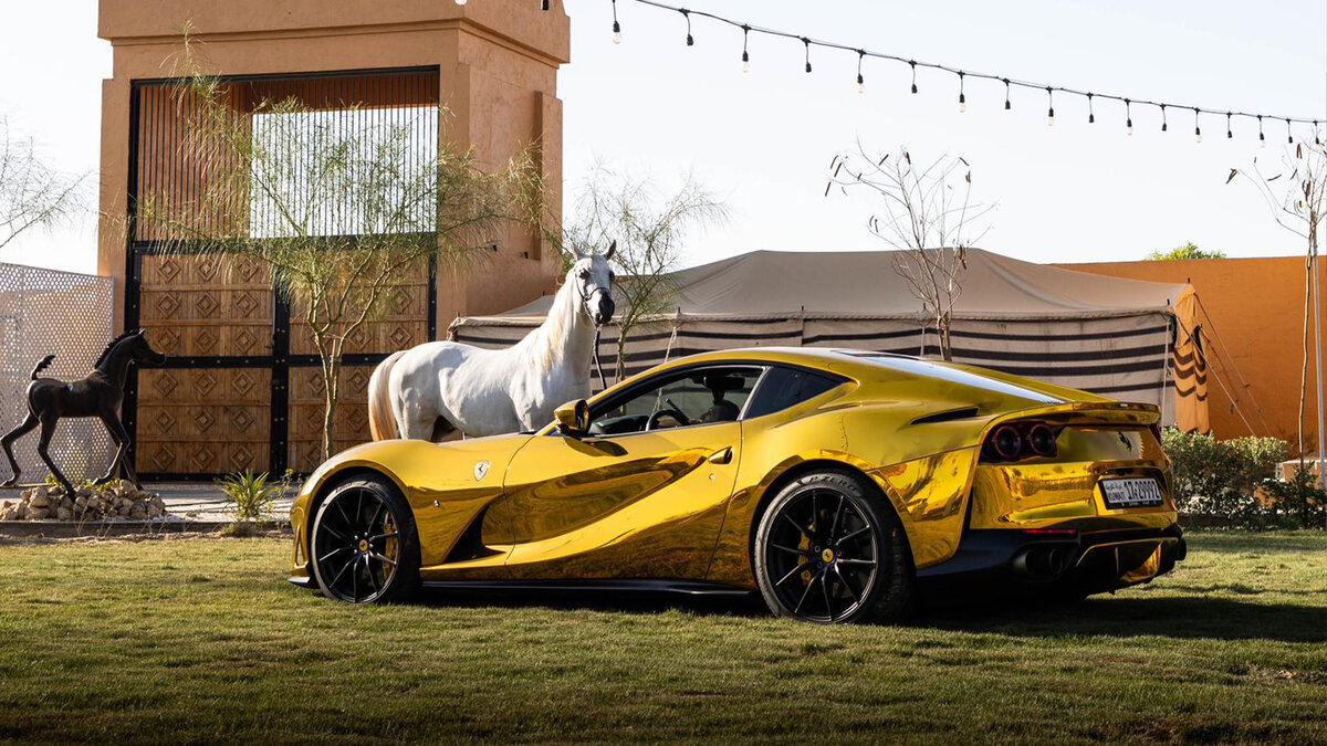 Ferrari 812 Superfast - Gold Chrome Wrap - img 4