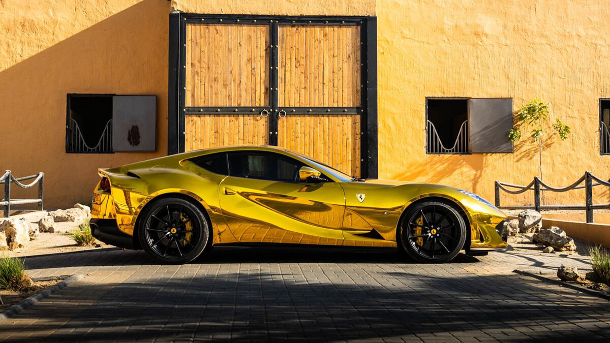 Ferrari 812 Superfast - Gold Chrome Wrap - img 6