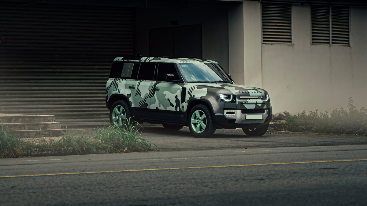 Land Rover Defender 75th Limited Edition - Green Camo Wrap - img 8