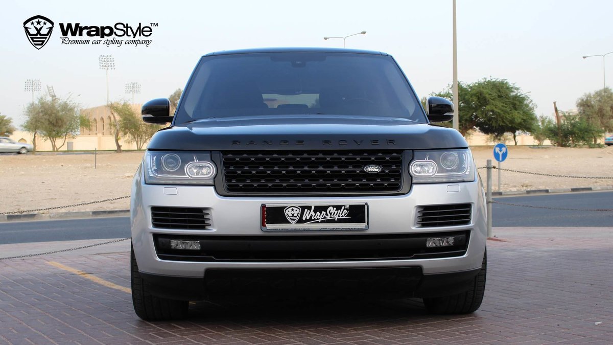 Range Rover Vogue - Black Metallic wrap - img 1