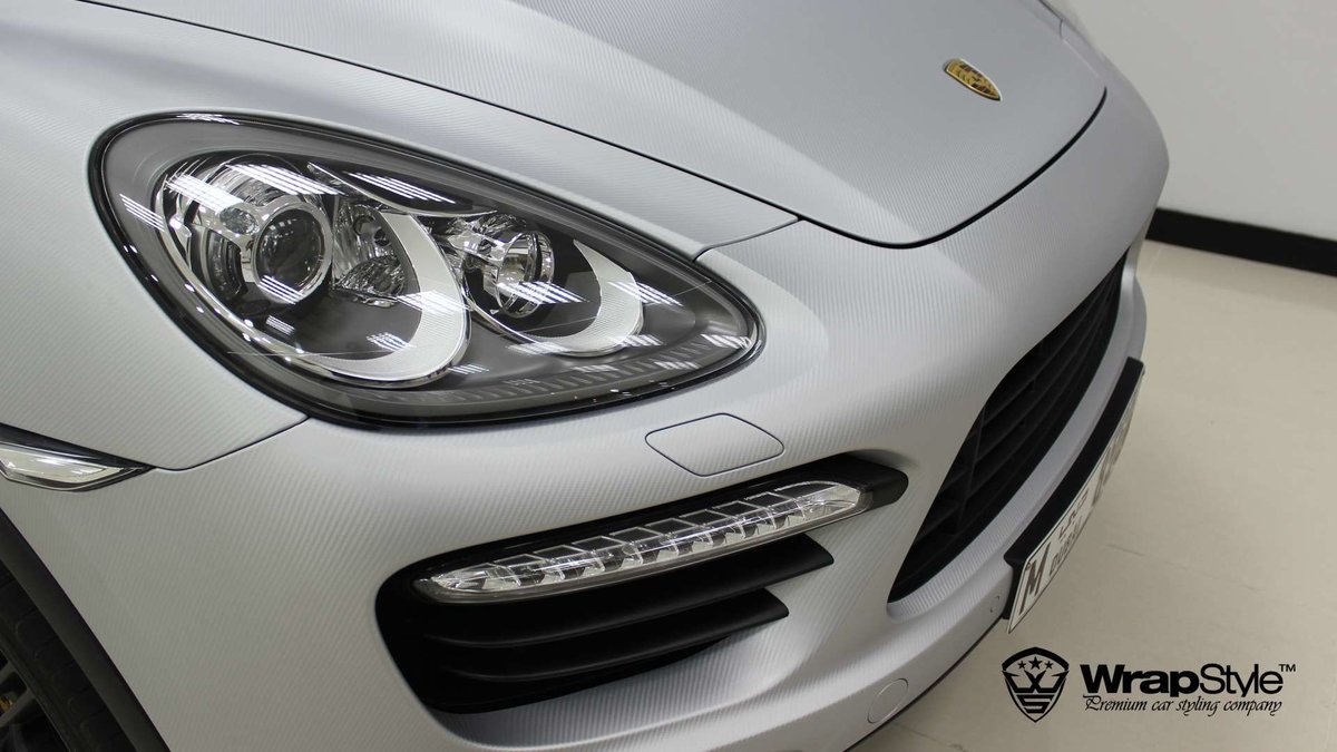 Porsche Cayenne - Silver Carbon wrap - img 3