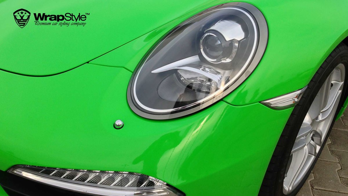 Porsche Carrera - Lime Green Gloss wrap - img 2