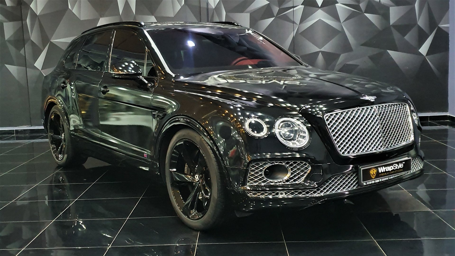 G U C C I Edition] 2020 Bentley Bentayga Full Wrap: Satin Gold Dust Black  Accents: Satin Vampire Red, Matte Pine Green Metallic, Gloss Black, By  Distinct Wraps