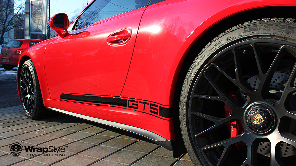Porsche 911 Carrera GTS - Red Gloss wrap | WrapStyle
