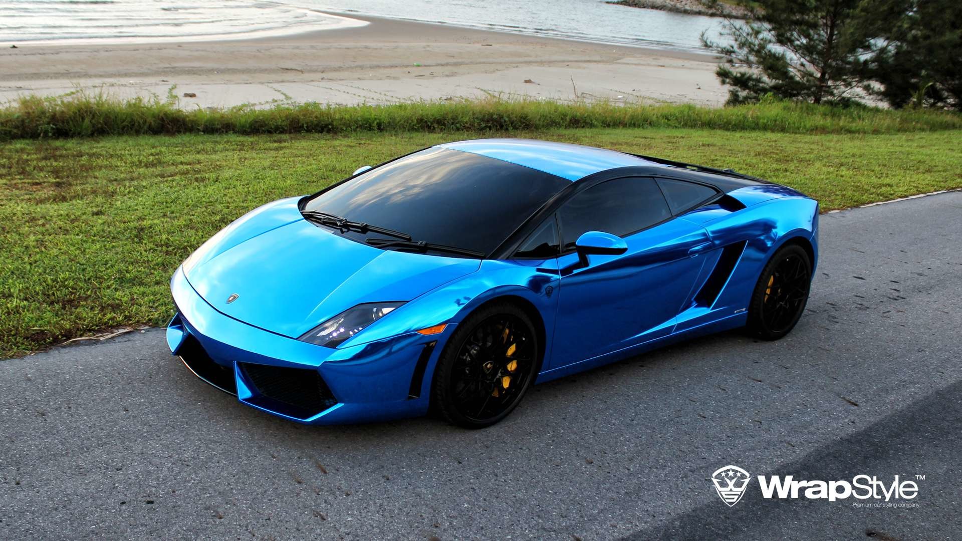 Lamborghini Aventador - Blue Chrome wrap | WrapStyle