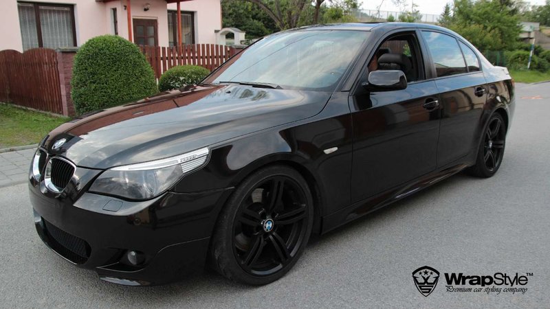 BMW 5 - Black Metallic wrap - cover small