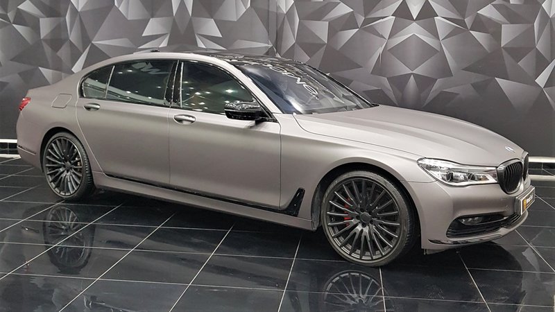 BMW 7 Sedan - Grey Matt wrap