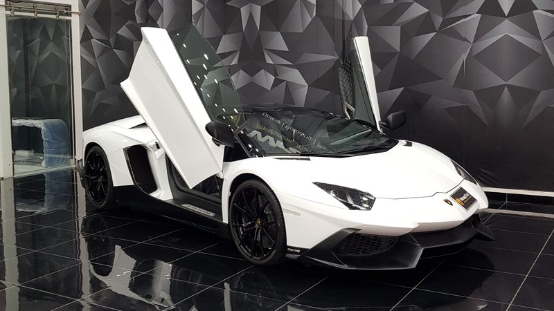 Lamborghini Aventador - White Gloss wrap