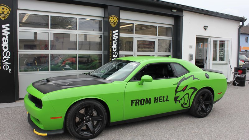 Dodge Challenger Hellcat - Green Gloss wrap - cover small