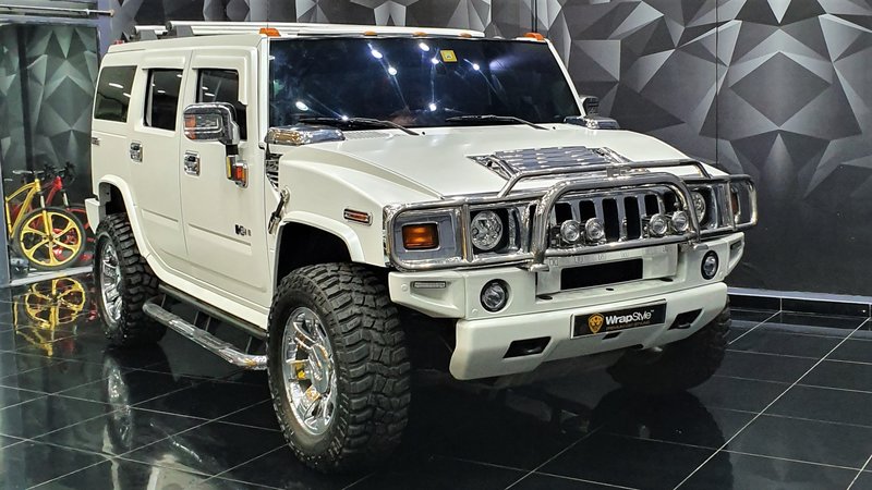 Hummer H1 - White Satin wrap