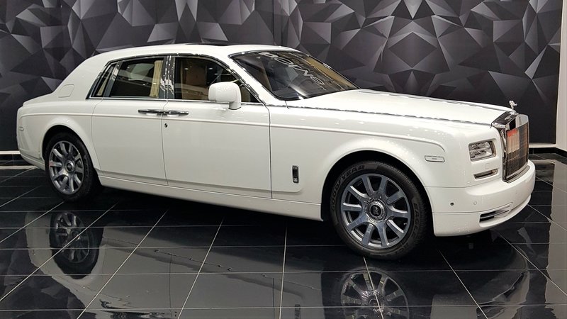 Rolls-Royce Ghost - White Satin wrap - img 1 small