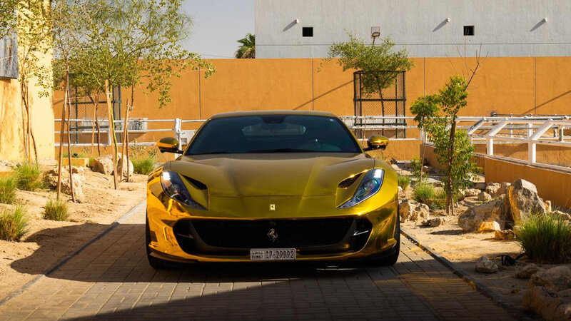 Ferrari 812 Superfast - Gold Chrome Wrap