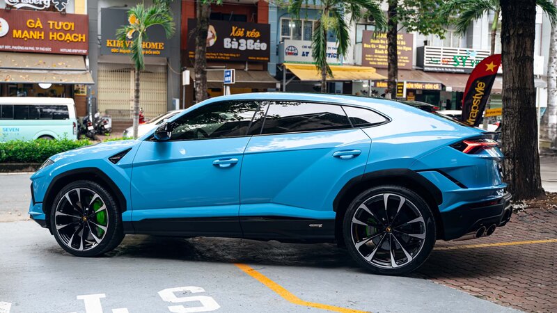 Lamborghini Urus S - Ice Blue Wrap